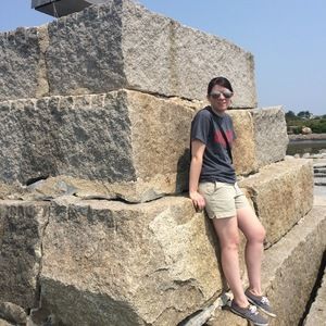 Meet your Posher, Caitlin